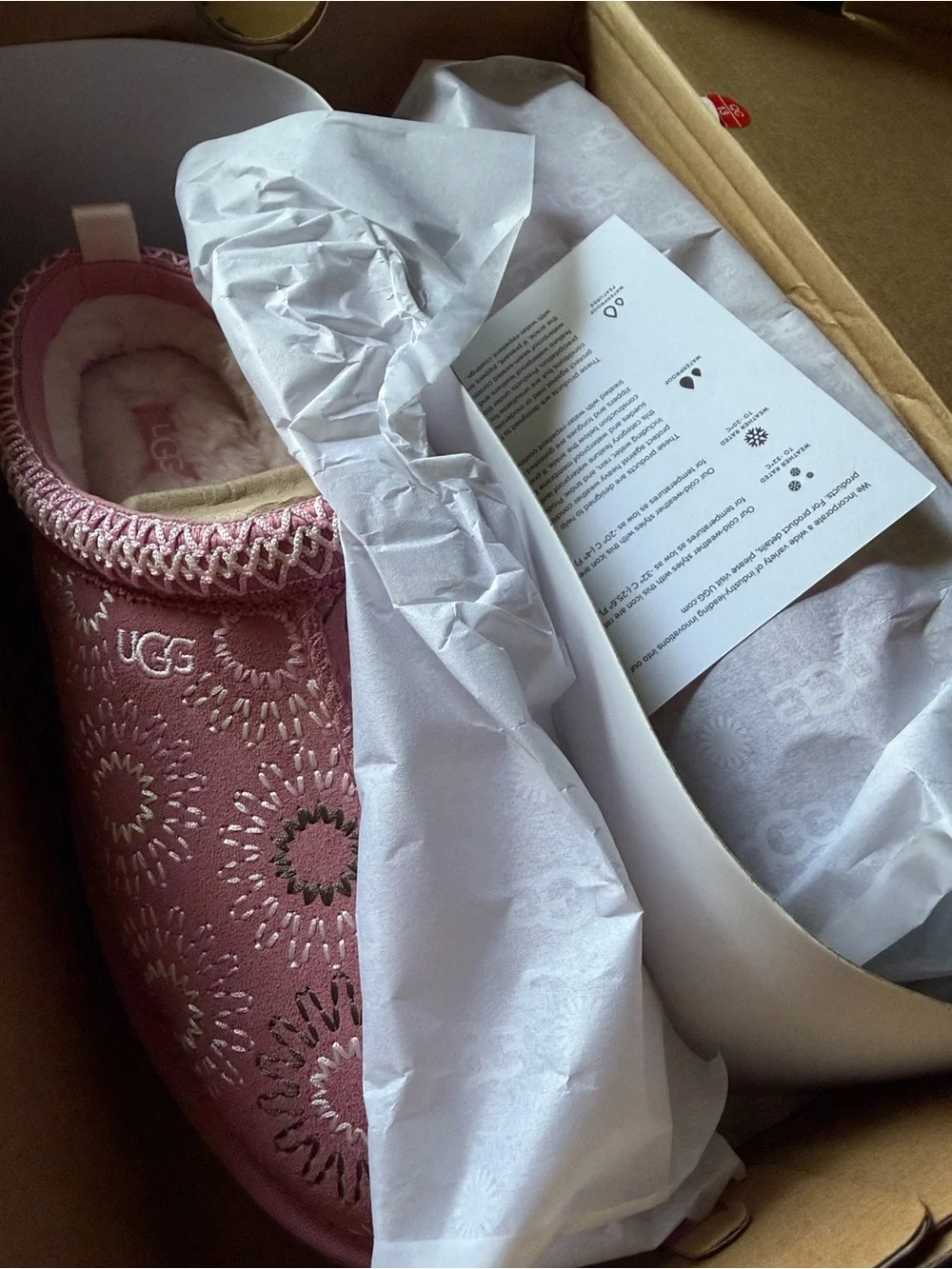 NWT! NEW IN BOX! UGG Kids’ Tazz Sun Stitch Slipper 6 M Horizon Pink